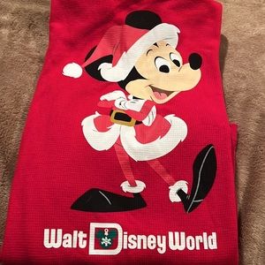 Disney Christmas 2xl Men’s shirt.  Excellent condition